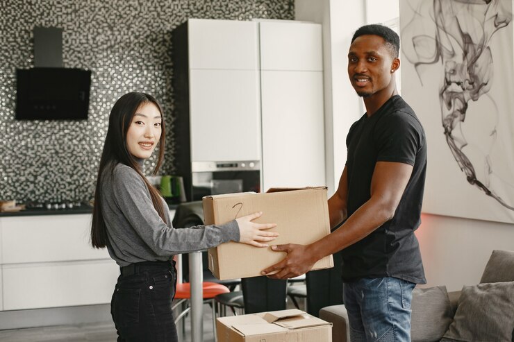 The Benefits of Combining Moving and Storage Services for Long-Distance Moves